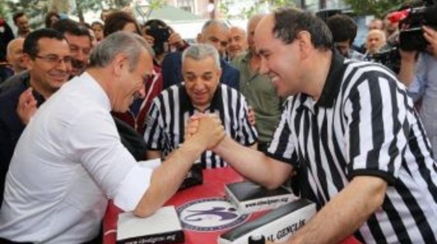 Bileğine G&uuml;venen Yarıştı