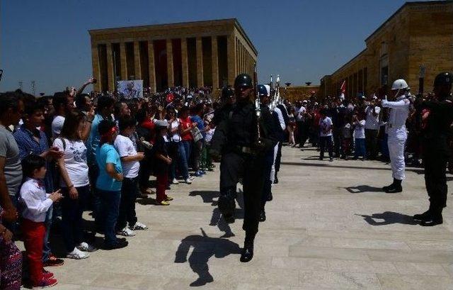 Pamukkale’den 2 Bin Kişi, 50 Otobüsle Anıtkabir’e Gitti 1