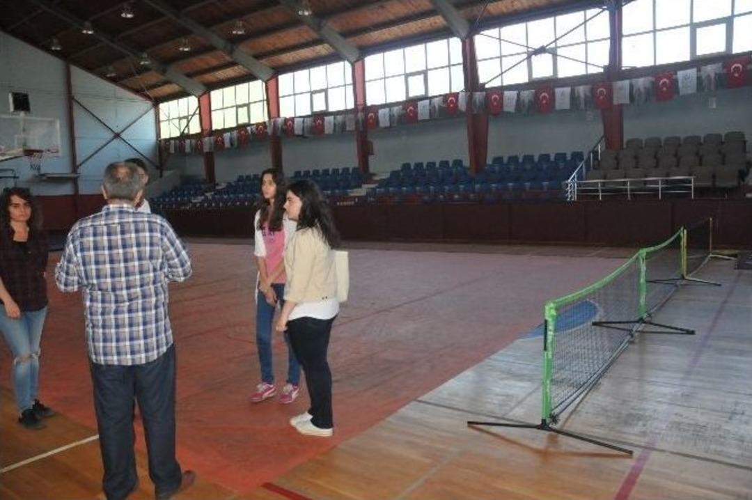 Ak&ccedil;akoca&rsquo;da Bir 19 Mayıs Etkinliği Trib&uuml;nler Bomboş Kaldı