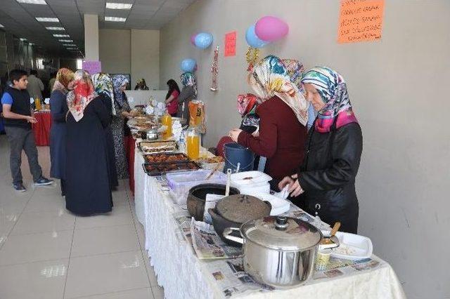 Muş&rsquo;ta &Ouml;ğrenciler Yararına Kermes 1