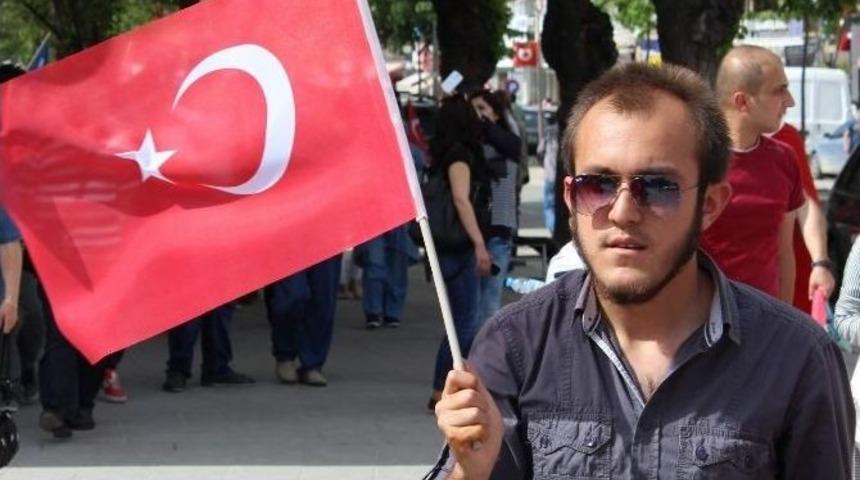 Kırşehir&rsquo;de Bayrağa Saygı Y&uuml;r&uuml;y&uuml;şleri