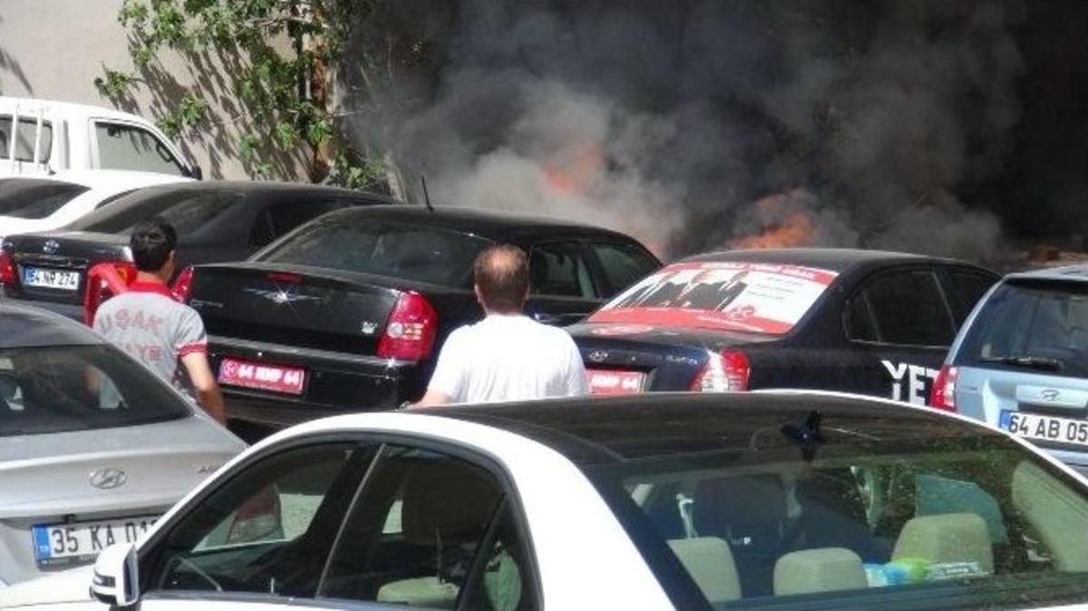 Uşak Mhp Mitingi Sırasından Ara&ccedil; Yangını