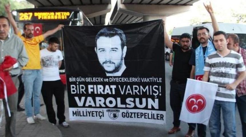 &Uuml;lk&uuml;c&uuml;ler, Fırat Yılmaz &Ccedil;akıroğlu I&ccedil;in Y&uuml;r&uuml;d&uuml;
