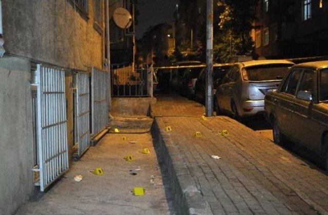 Miras Meselesi Y&uuml;z&uuml;nden Tartıştığı Annesi Ile Iki Kardeşini Sokak Ortasında Vurdu 1