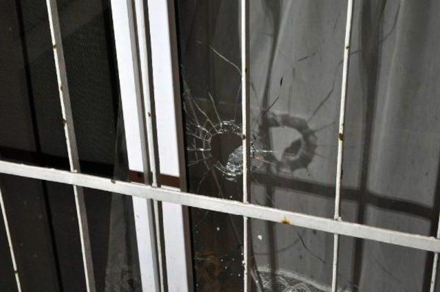 Miras Meselesi Y&uuml;z&uuml;nden Tartıştığı Annesi Ile Iki Kardeşini Sokak Ortasında Vurdu 2