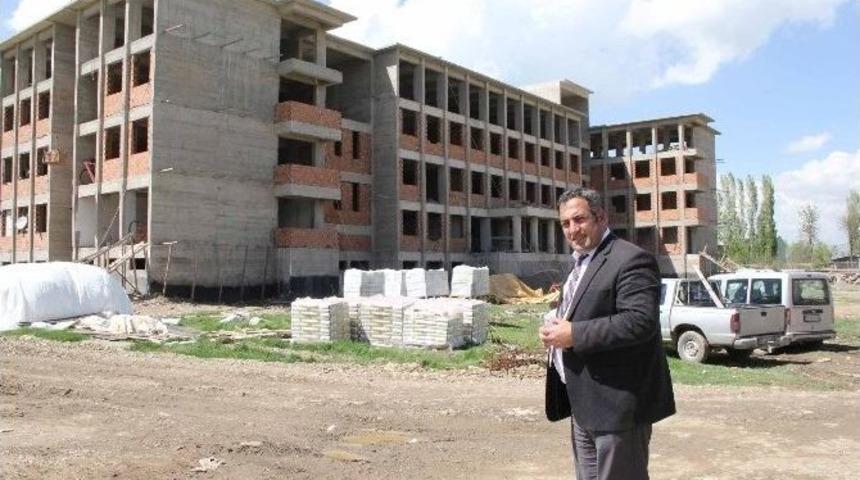 Müdür Bozyel, Okul İnşaatlarını İnceledi