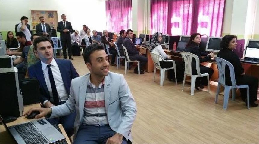 Muş&rsquo;ta Okullara Akıllı Tahta Dağıtılıyor