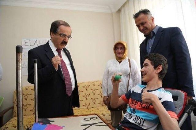 Vali Coş&rsquo;tan Engelli Yal&ccedil;ına Ziyaret 1