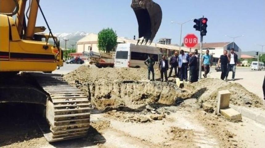 Muş&rsquo;ta Yatay Del-ge&ccedil; Sistemli Kanalizasyon &Ccedil;alışması