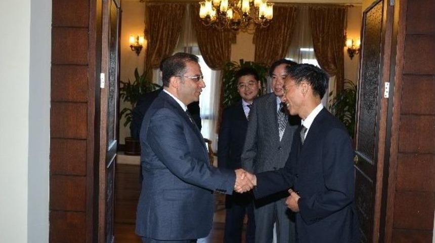 &Ccedil;in Halk Cumhuriyeti B&uuml;y&uuml;kel&ccedil;isi Yu Hongyang, Vali T&uuml;rker&rsquo;i Ziyaret Etti