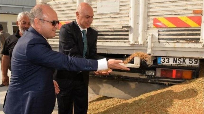 Vali &Ccedil;akacak, Tarsus Ticaeret Ve Sanayi Odası İle Ticaret Borsası&rsquo;nda İncelemelerde Bulundu