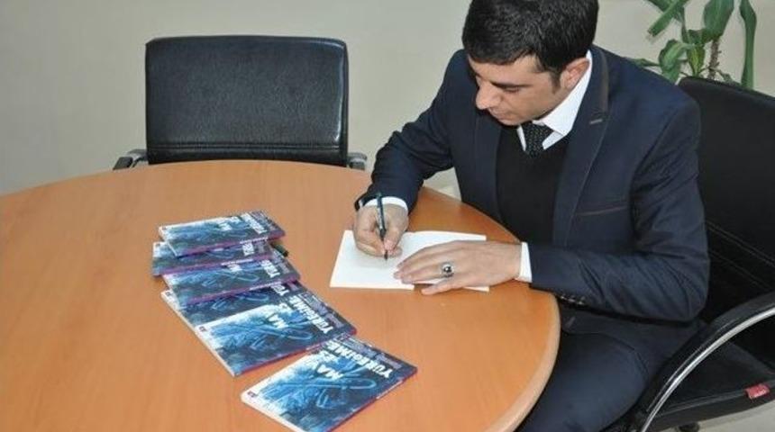 Recep Donat, Şiir Kitabının Gelirini Hayır Kurumlarına Bağışladı