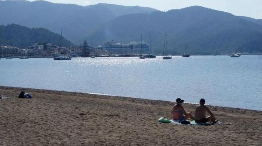 Dev Yolcu Gemisi Marmaris'e 2 Bin 200 Turist Getirdi
