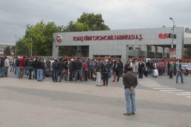 Bursa’da Otomotiv İşçilerinin Eylemi Devam Ediyor