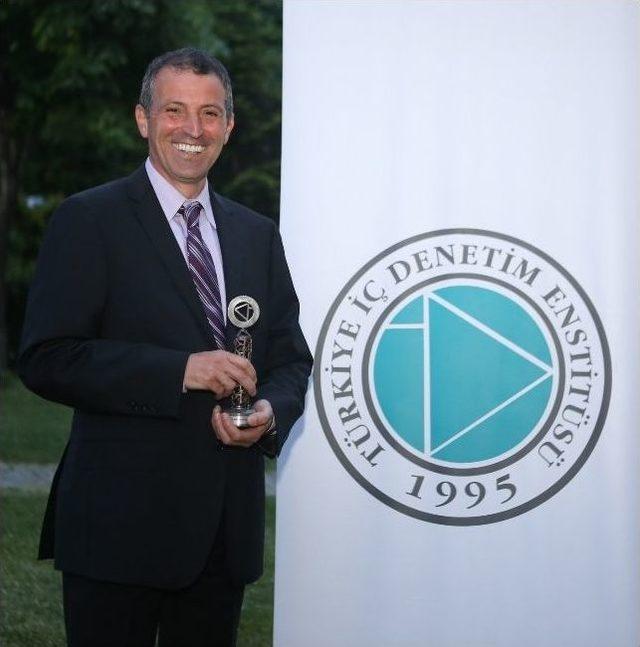 Tav Havalimanları&rsquo;na &lsquo;i&ccedil; Denetim Farkındalık&rsquo; &Ouml;d&uuml;l&uuml; 1