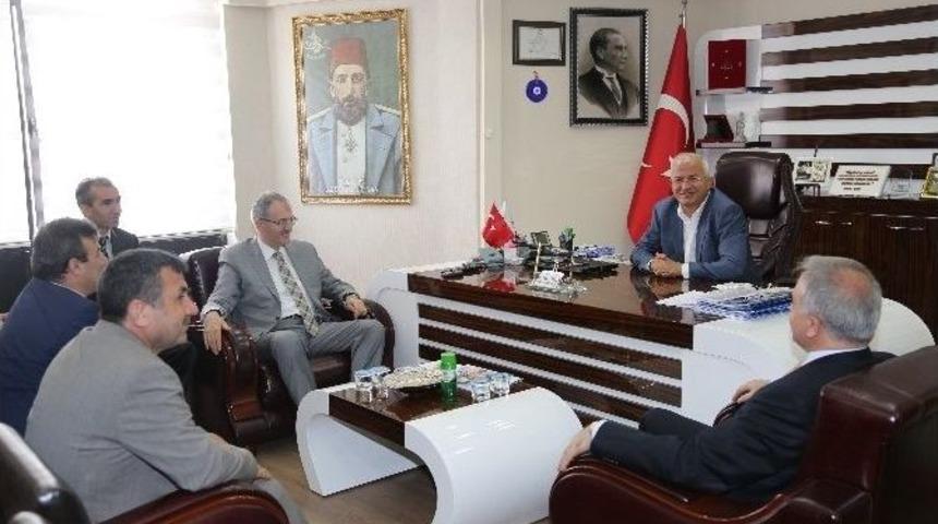 Torbalı&rsquo;ya 100 Ara&ccedil;lık İş Makinesi Parkı Kuruluyor