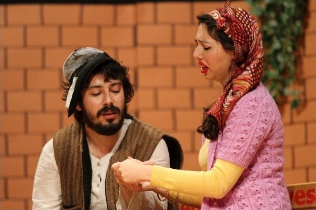 Gaziemir Sahnesinde Kahkaha Tufanı