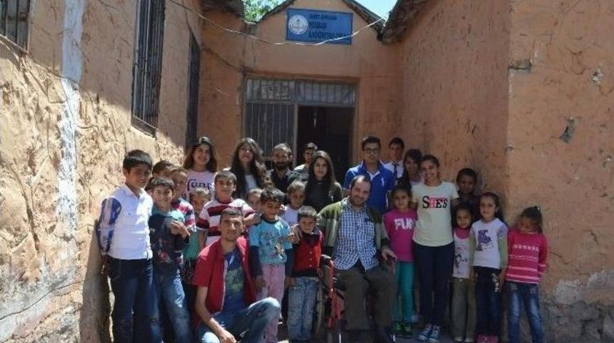 Gen&ccedil;ler K&ouml;y Okulunu Ziyaret Etti