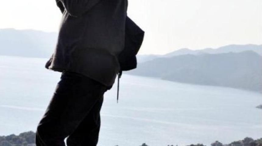 S&uuml;r&uuml;c&uuml; Kursu Sahibi Evinde K&uuml;vette &Ouml;l&uuml; Bulundu