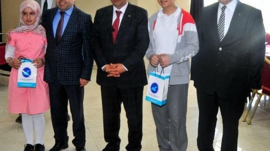 Rekt&ouml;r Battal&rsquo;dan Başarılı &Ouml;ğrencilere Moral Yemeği