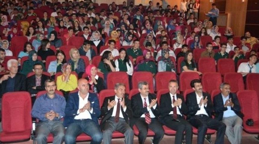 Liseler Arası M&uuml;nazara Yarışması Yapıldı