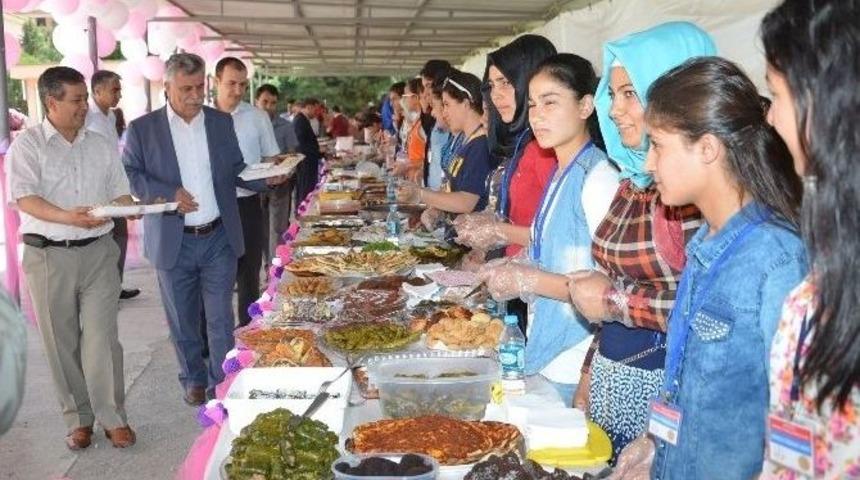 Hadi Kutlu Kız Mesleki Ve Teknik Anadolu Lisesi&rsquo;nde Yıl Sonu Sergisi Ve Kermes D&uuml;zenledi