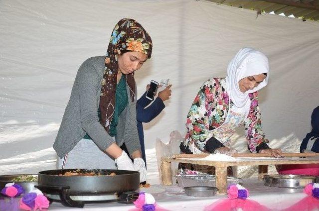 Hadi Kutlu Kız Mesleki Ve Teknik Anadolu Lisesi’nde Yıl Sonu Sergisi Ve Kermes Düzenledi