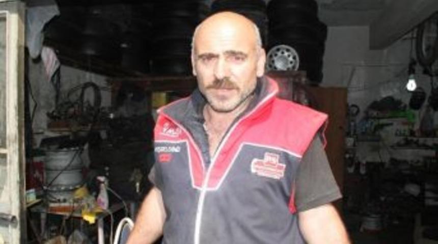 Saldırganı G&ouml;ren Lastik&ccedil;iden Şok İddia