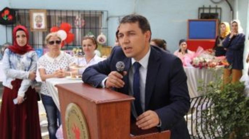 Hastane Bah&ccedil;esinde Kutlama