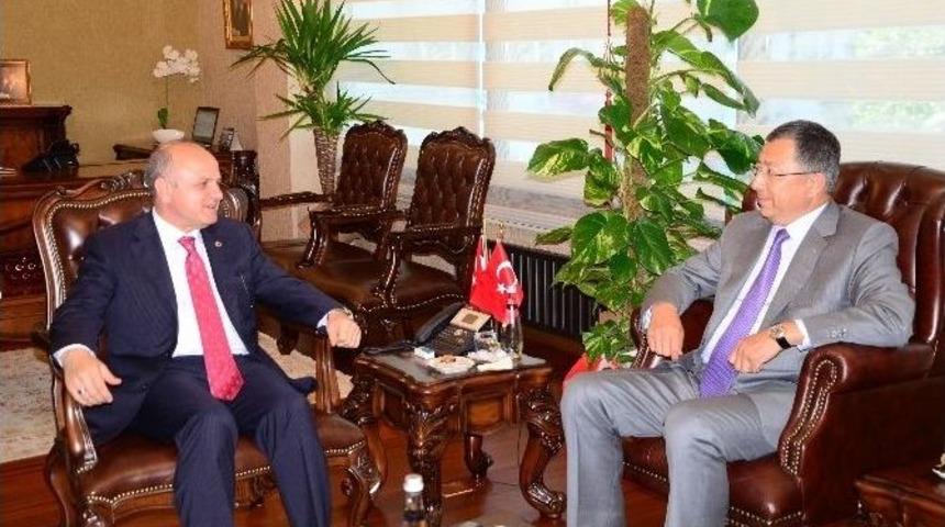 B&uuml;y&uuml;kel&ccedil;i T&uuml;ymebayev&rsquo;den Vali &Ccedil;akacak&rsquo;a Ziyaret