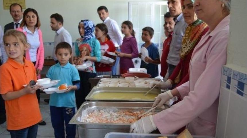 S&uuml;t G&uuml;n&uuml;nde S&uuml;tla&ccedil; Dağıtıldı