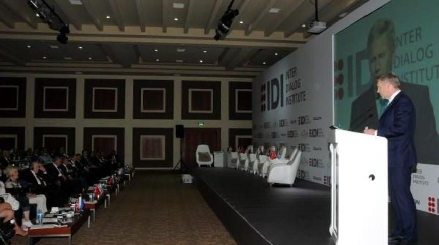 D&uuml;nya Barış Ve Turizm Konferansı'nın 3'&uuml;nc&uuml;s&uuml; &Ccedil;anakkale'de Yapıldı