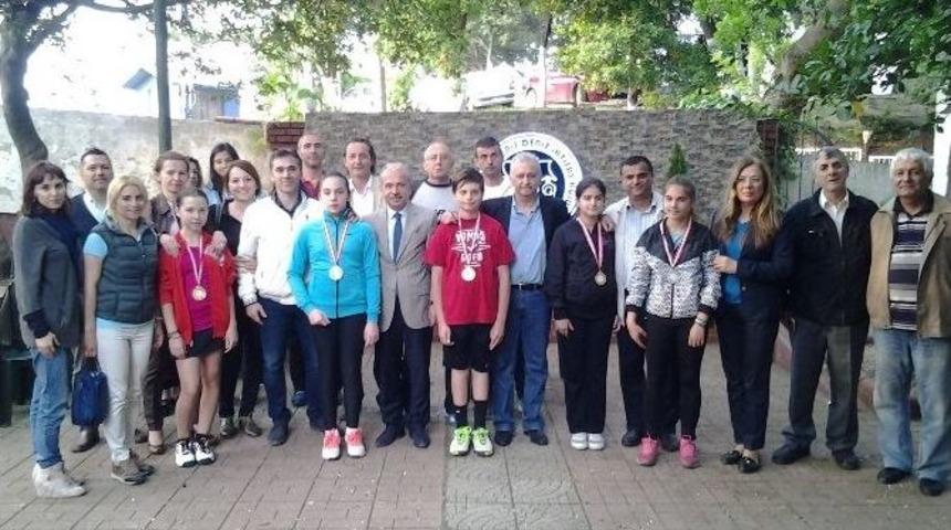 19 Mayıs Gen&ccedil;lik Haftası Tenis Turnuvası Tamamlandı