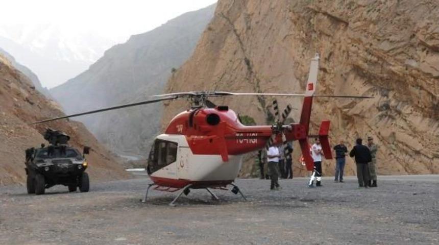 Sağlık Bakanlığına Ait  Helikopteri Hava Muhalefeti Nedeniyle Acil Iniş Yaptı