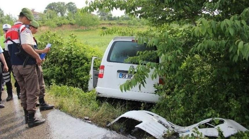 &Ccedil;arşamba&rsquo;da Trafik Kazası: 3 Yaralı
