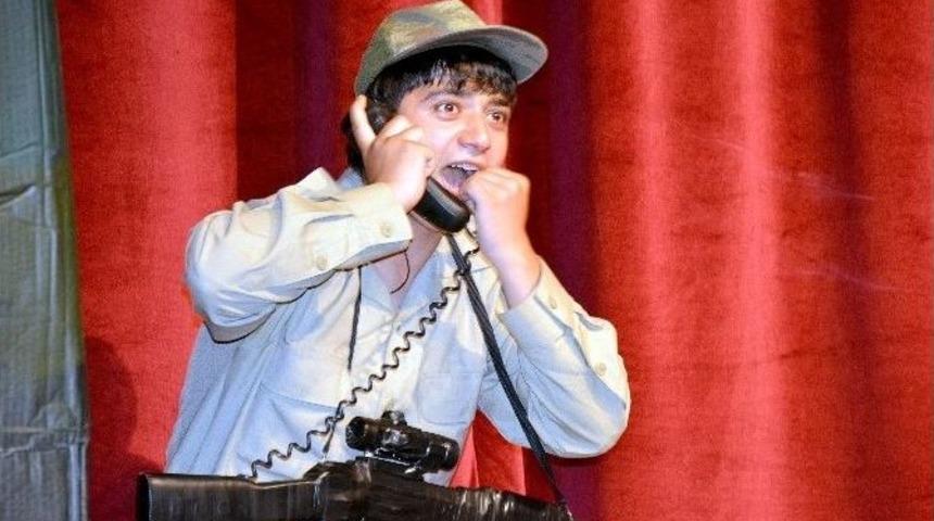 &rsquo;sınır&rsquo; G&uuml;m&uuml;şhane&rsquo;de Sahnelendi