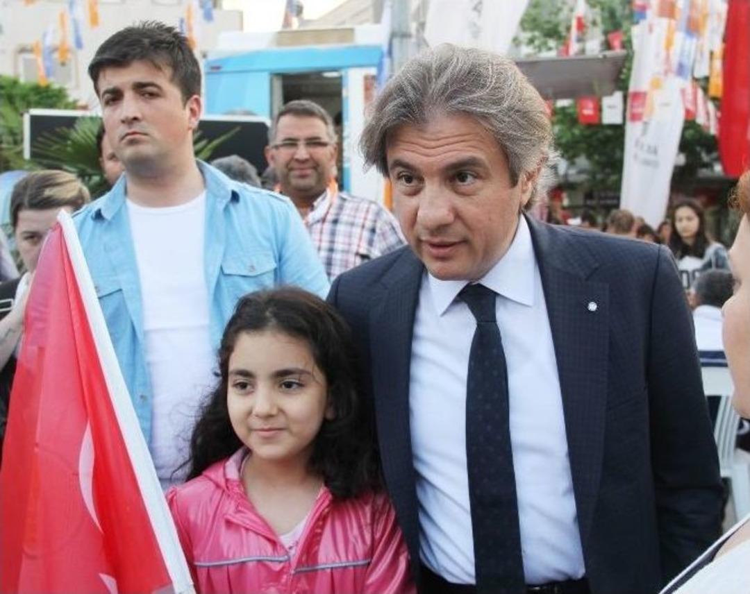 Beyoğlu&rsquo;nda A&ccedil;ık Hava Tiyatrosu