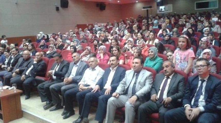 Develi&rsquo;de Aile Eğitimi Alan Ailelere Sertifikaları Verildi