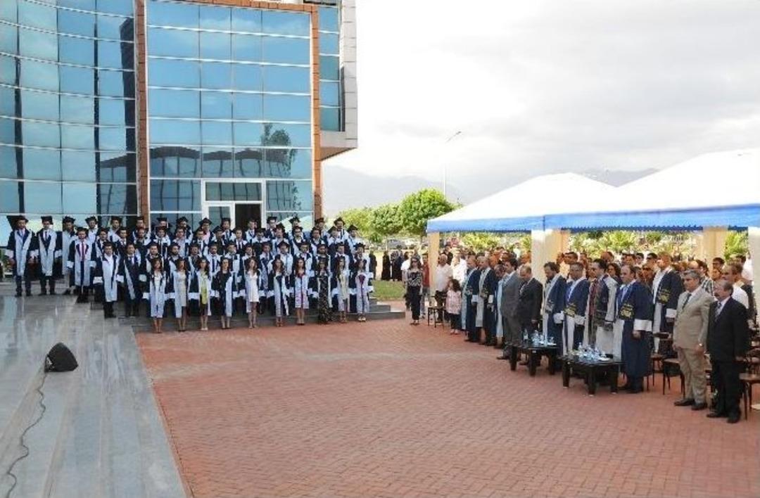 Ad&uuml; Veterinerlik Fak&uuml;ltesi&rsquo;nde Mezuniyet Heyecanı