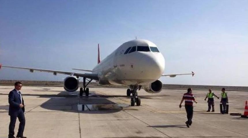 Ordu- Giresun Havalimanı'na Ilk U&ccedil;ak Indi