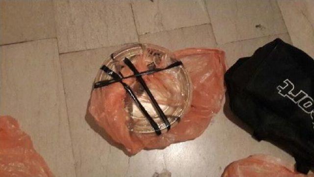 Diyarbakır'da 13 Molotof Ve 1 El Yapımı Bomba Ele Geçirildi