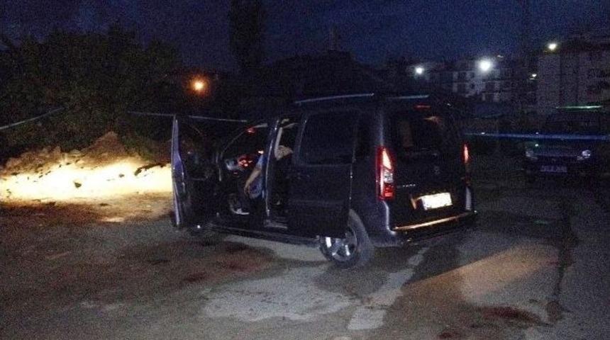 Direksiyon Başında Kanlar İ&ccedil;inde &Ouml;l&uuml; Bulundu