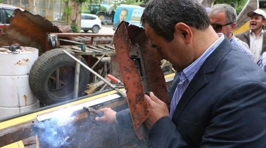 Samani Kaynak Yapıp, Demir D&ouml;vd&uuml;