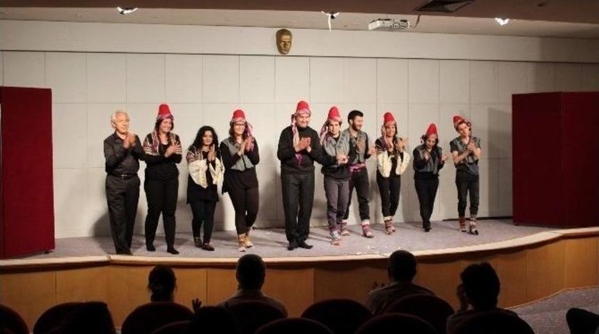 &ldquo;d&uuml;nya Kimseye Kalmaz&ldquo; Tiyatrosu Sahnelendi