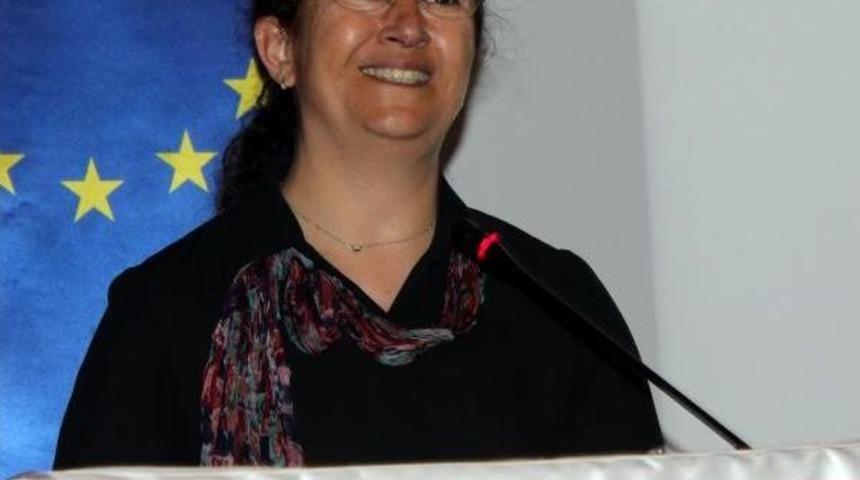 Prof. Dr. Yamaner: Ev I&ccedil;inde Şiddetin Saklanması, Insan Hakları Ihlali