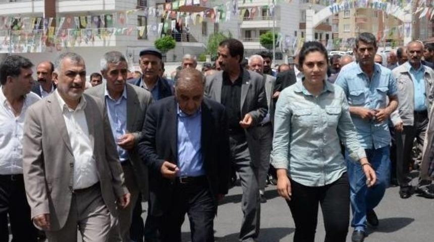 Diyarbakır Yenişehir'de Ak Partili 3 Meclis &Uuml;yesi Dbp'ye Ge&ccedil;ti