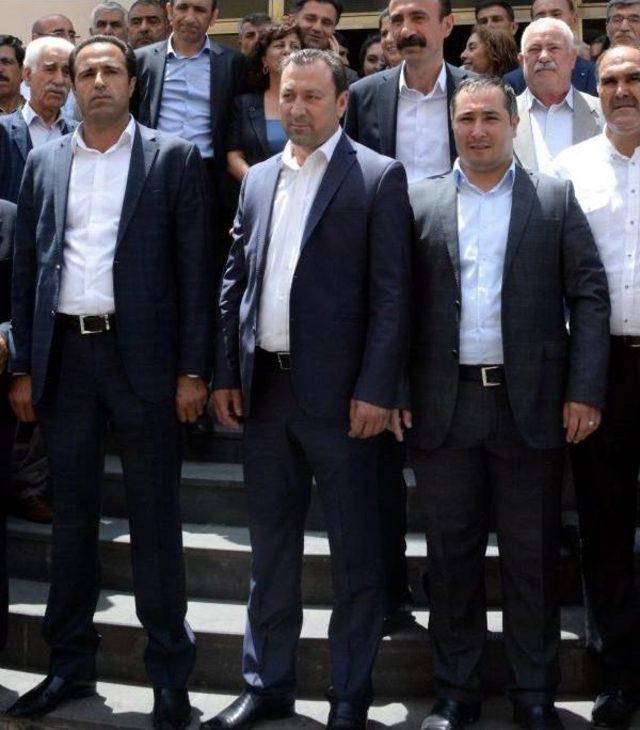 Diyarbakır Yenişehir'de Ak Partili 3 Meclis Üyesi Dbp'ye Geçti
