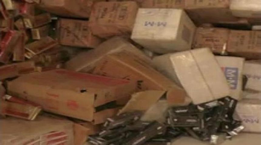 Uşak'ta 42 Bin Paket G&uuml;mr&uuml;k Ka&ccedil;ağı Sigara Ele Ge&ccedil;irildi