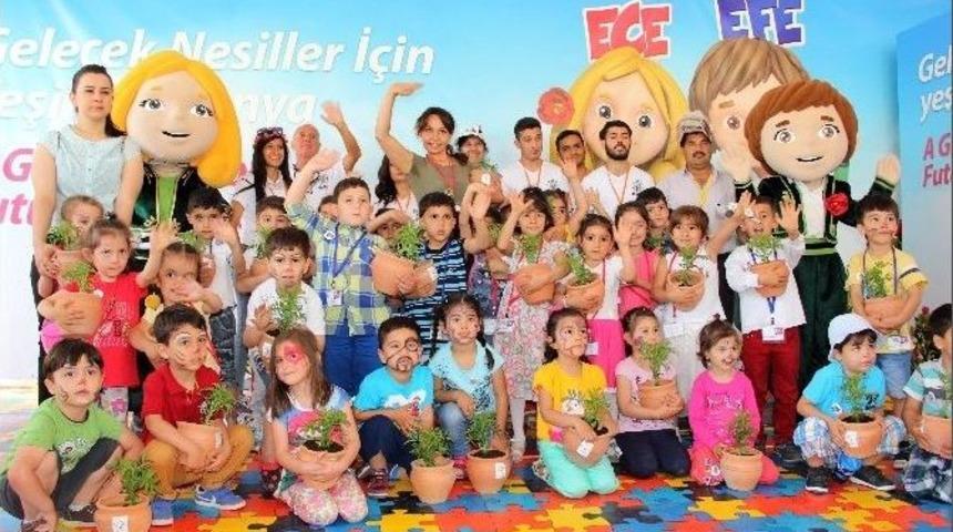 11.&ccedil;i&ccedil;ek Festivali&rsquo;nde &Ccedil;ocuklar &Ccedil;i&ccedil;ekle Buluştu