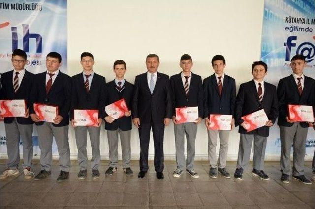 K&uuml;tahya&rsquo;da Fatih Projesi Tablet Dağıtım T&ouml;reni 1